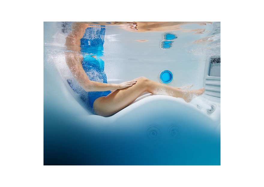 Ozonator w wannie spa. Dyskretny i skuteczny sprzymierzeniec w walce o czystą wodę.